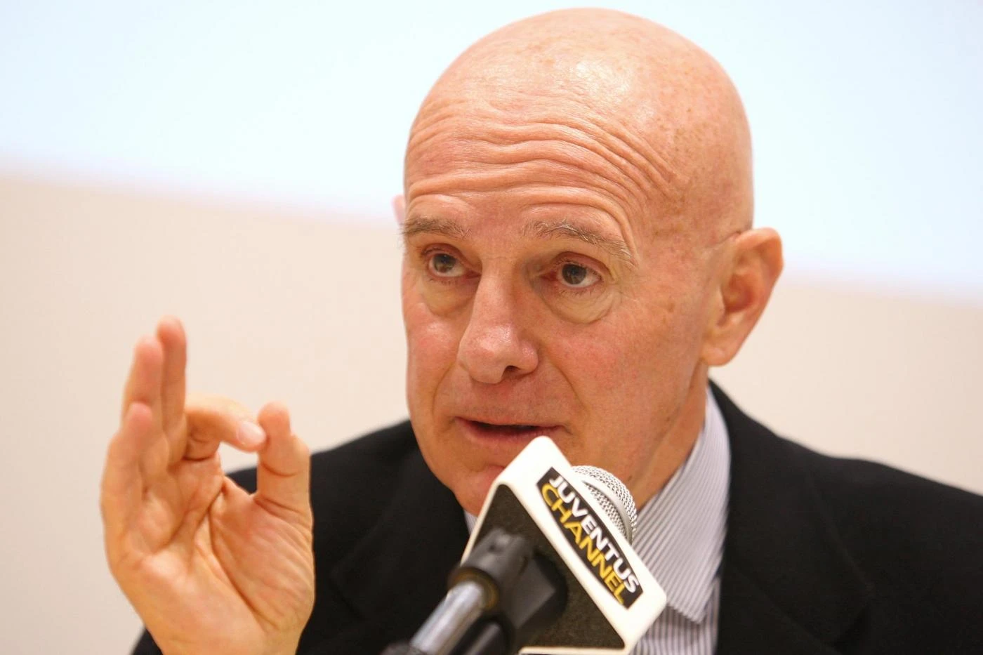 Arrigo Sacchi difende Carlo Tavecchio: "Non è razzista, dietro di lui ci sono degli interessi forti"
