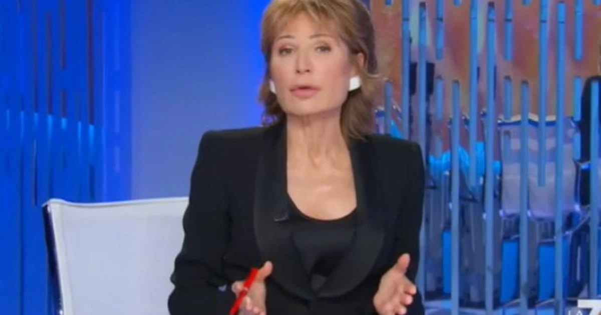 Otto e Mezzo, Lilli Gruber apre con Matteo Salvini: "Giù le mani dal Natale? Ma il governo lo vuole sobrio, cosa vuol dire?"