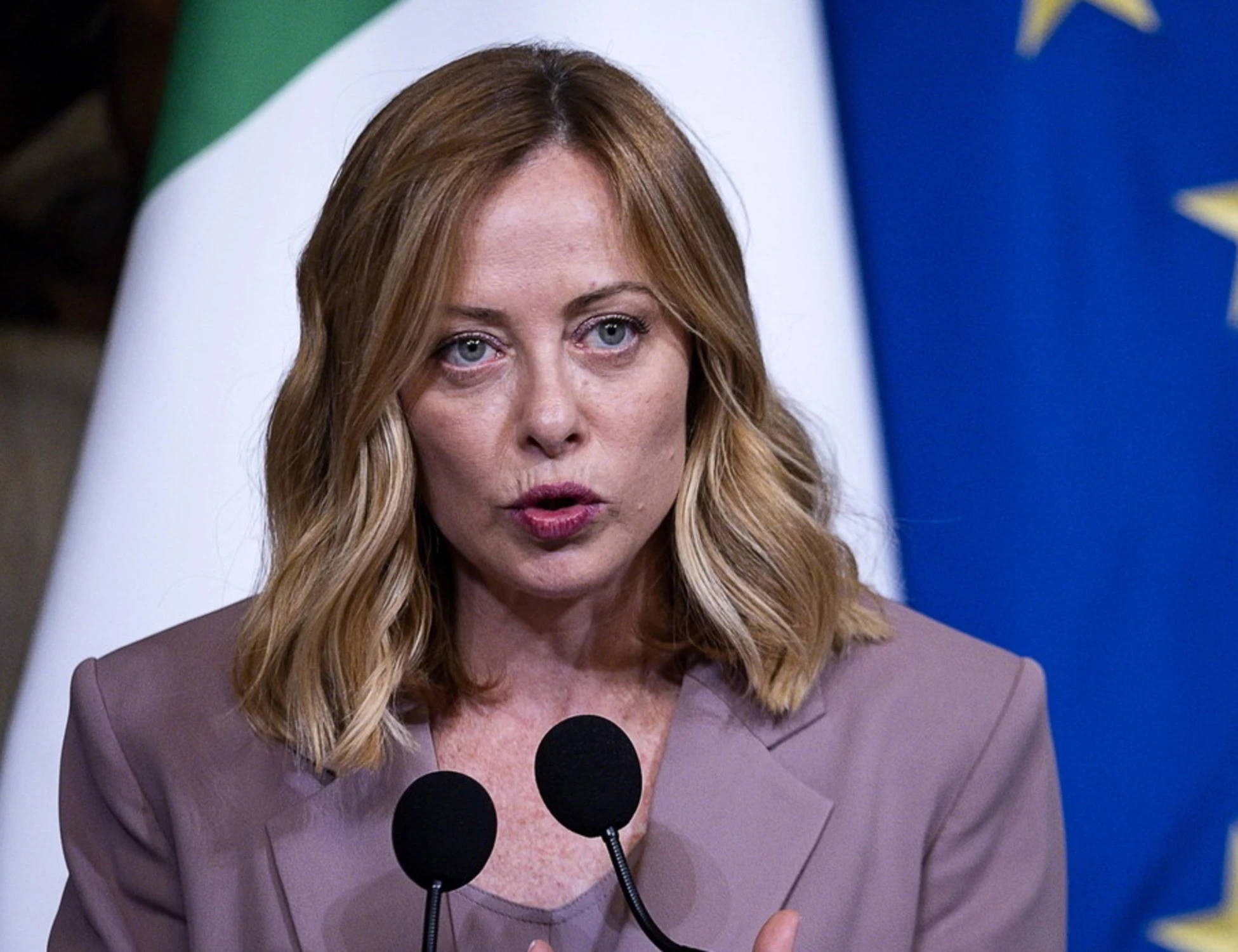Giorgia Meloni spiana i No Tav: "Indegni di un Paese civile, vergognatevi"
