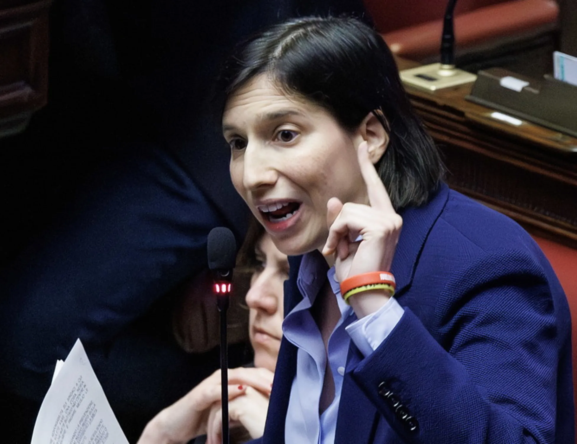 Leggi l'articolo: "Chi blocca gli investimenti? Lei!": Schlein, delirio anti-Meloni