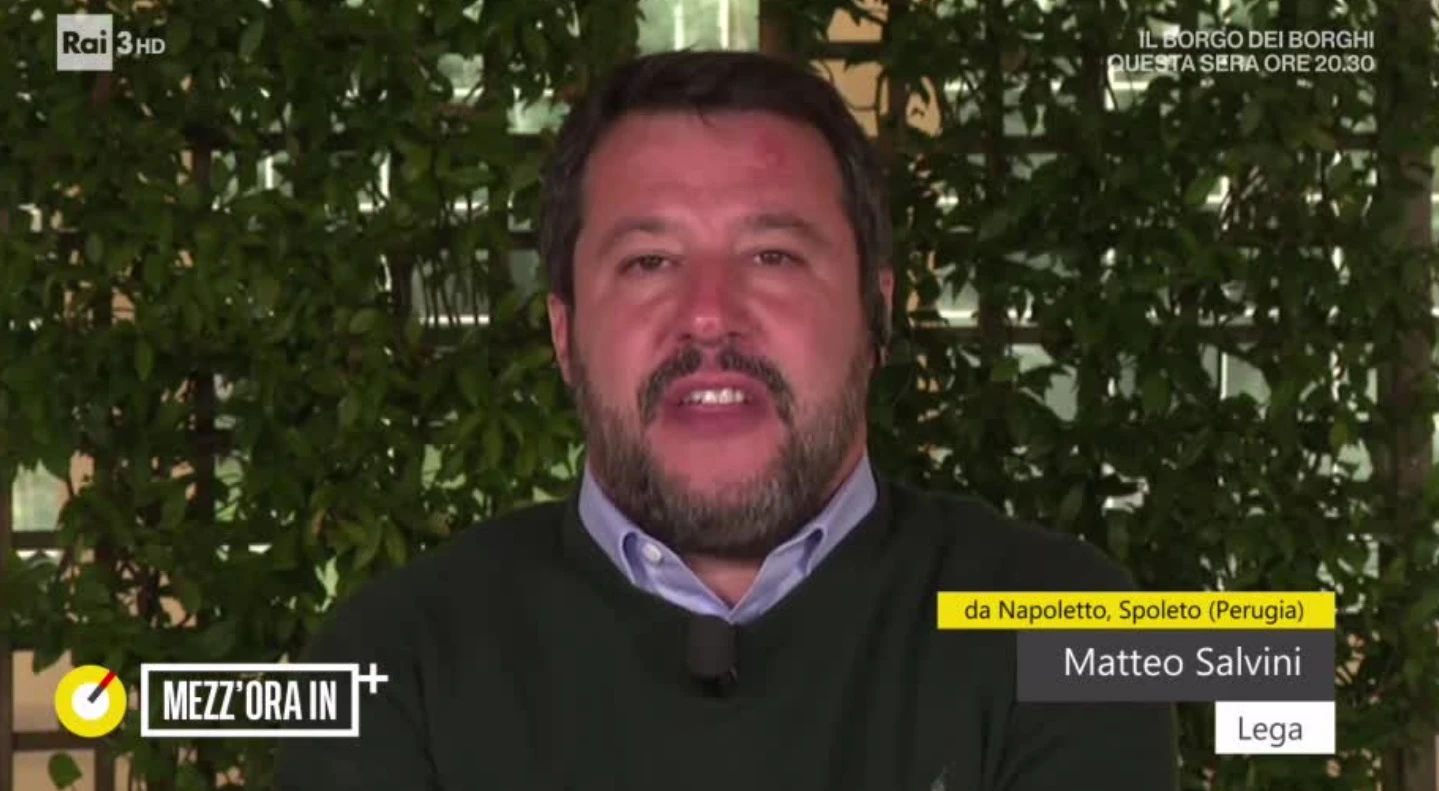 Matteo Salvini a In mezz'ora in più: la strana macchia rossa sulla fronte