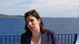 Due mondi opposti, il loro è sbagliato