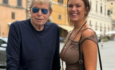 https://media.liberoquotidiano.it/A_rd2hF6BepwyPWttrwjF10yhQ4bpAw-3YbiKbr0SWM/width:800/quality:90/aW1hZ2VzLzIwMjYvMDgvMzEvMDgyMTA0NDM1LTRlMmM2ZjA5LTJhNTctNDQzMS1hNTcwLTZkYzEwOGRjMDQ4MC5qcGc.webp