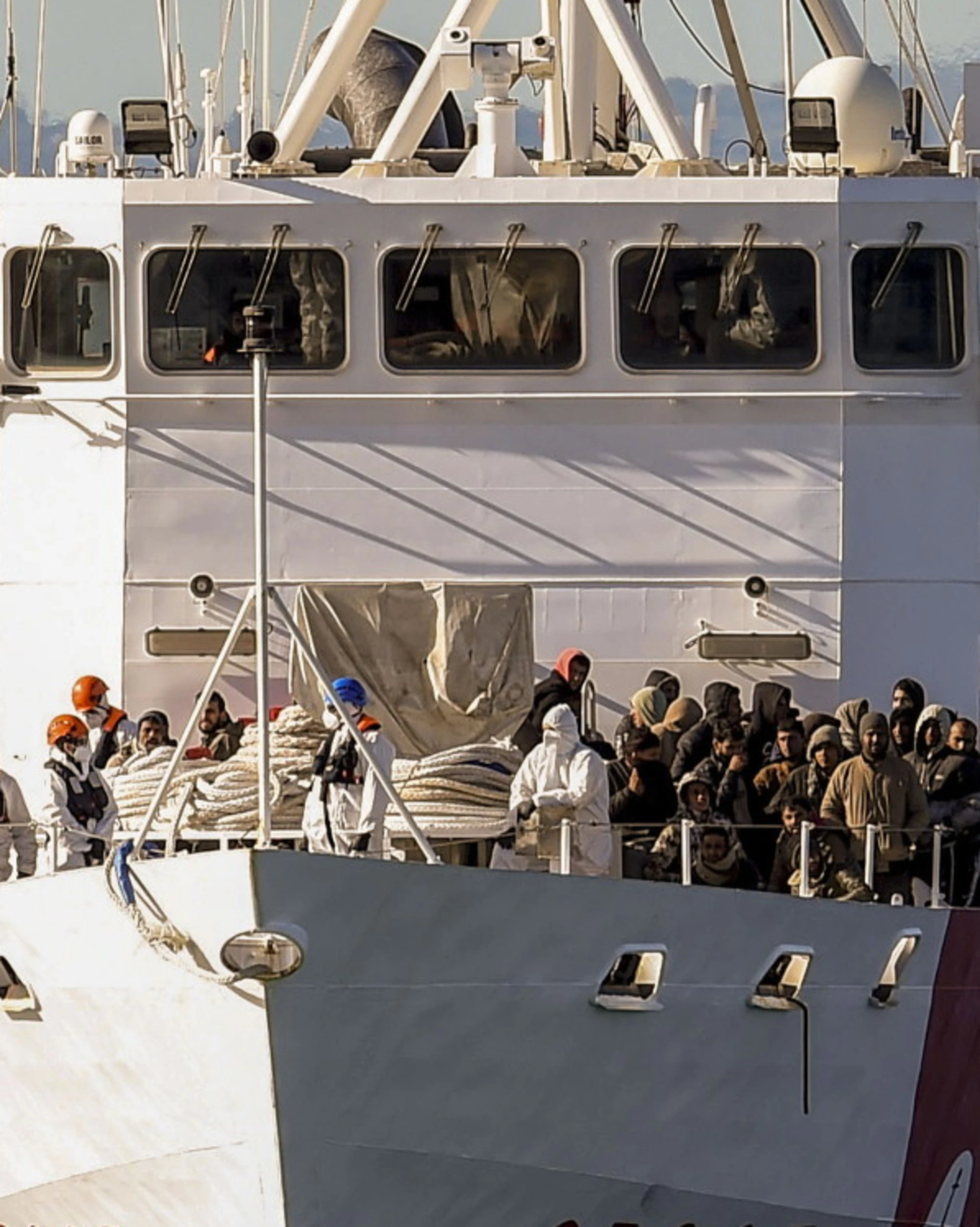 Migranti, 15 arresti: operazione "El Rais", chi finisce in manette