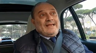 Franco Bechis contro il governo: "Riaprire le scuole il 9 dicembre? Il governo sceglie di fare strage di nonni"