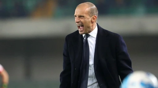 Max Allegri fuori controllo sul gol di Milik: il raptus, la foto imbarazza la Juve