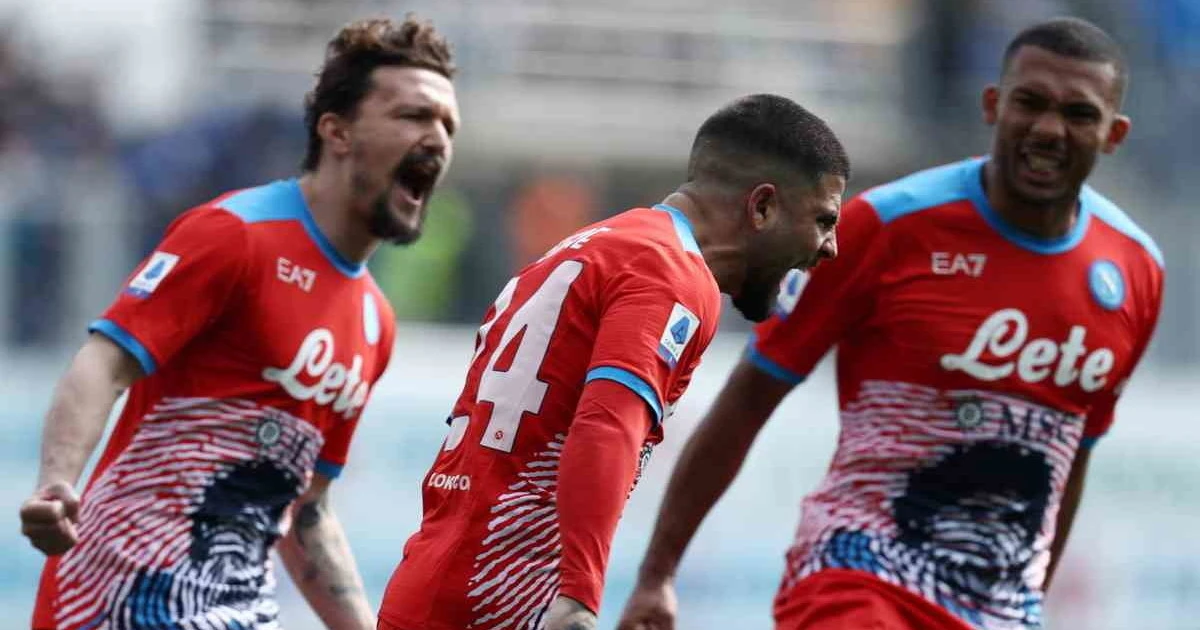 Napoli, colpo da scudetto a Bergamo: uno-due Insigne-Politano, poi Elmas manda al tappeto l'Atalanta