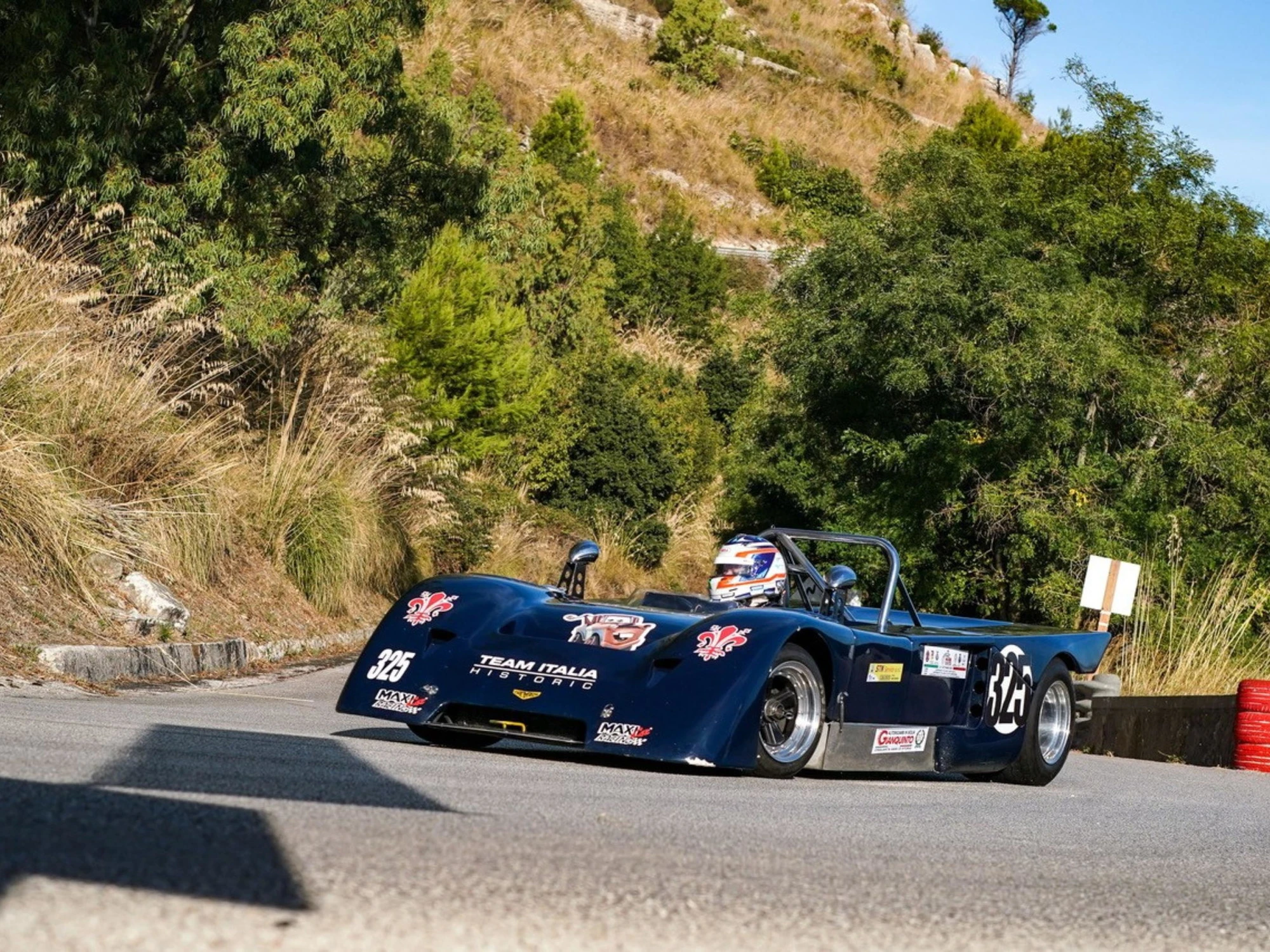 Trapani, tragedia al rally: auto sugli spettatori, due morti e piloti feriti