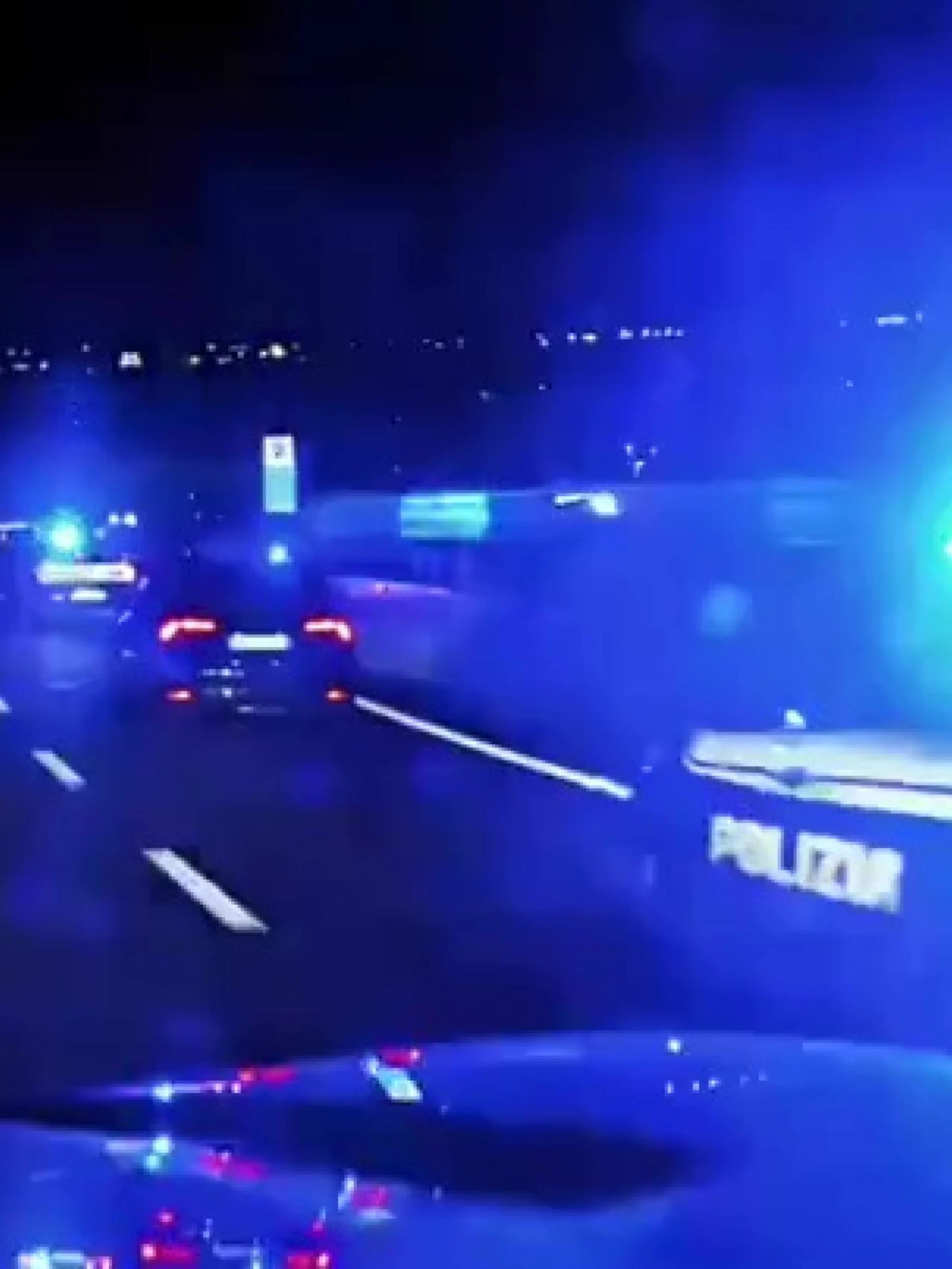 Caserta, sradicano un bancomat e distruggono una volante della Polizia: terrore in strada