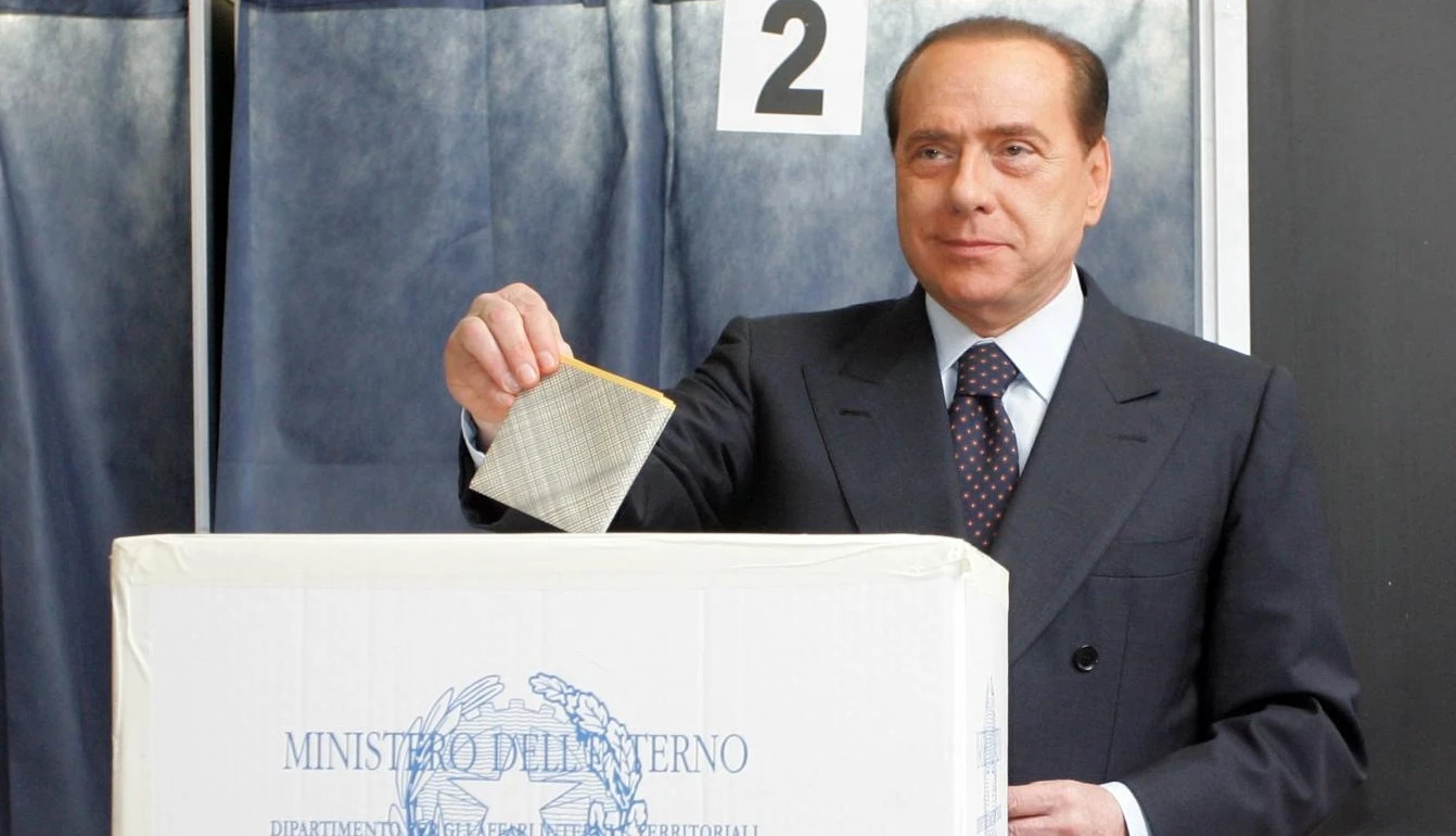 Silvio Berlusconi, elezioni e l'allarme di Rotondi: "Perchè va sbarrato il simbolo del partito e non solo il candidato"