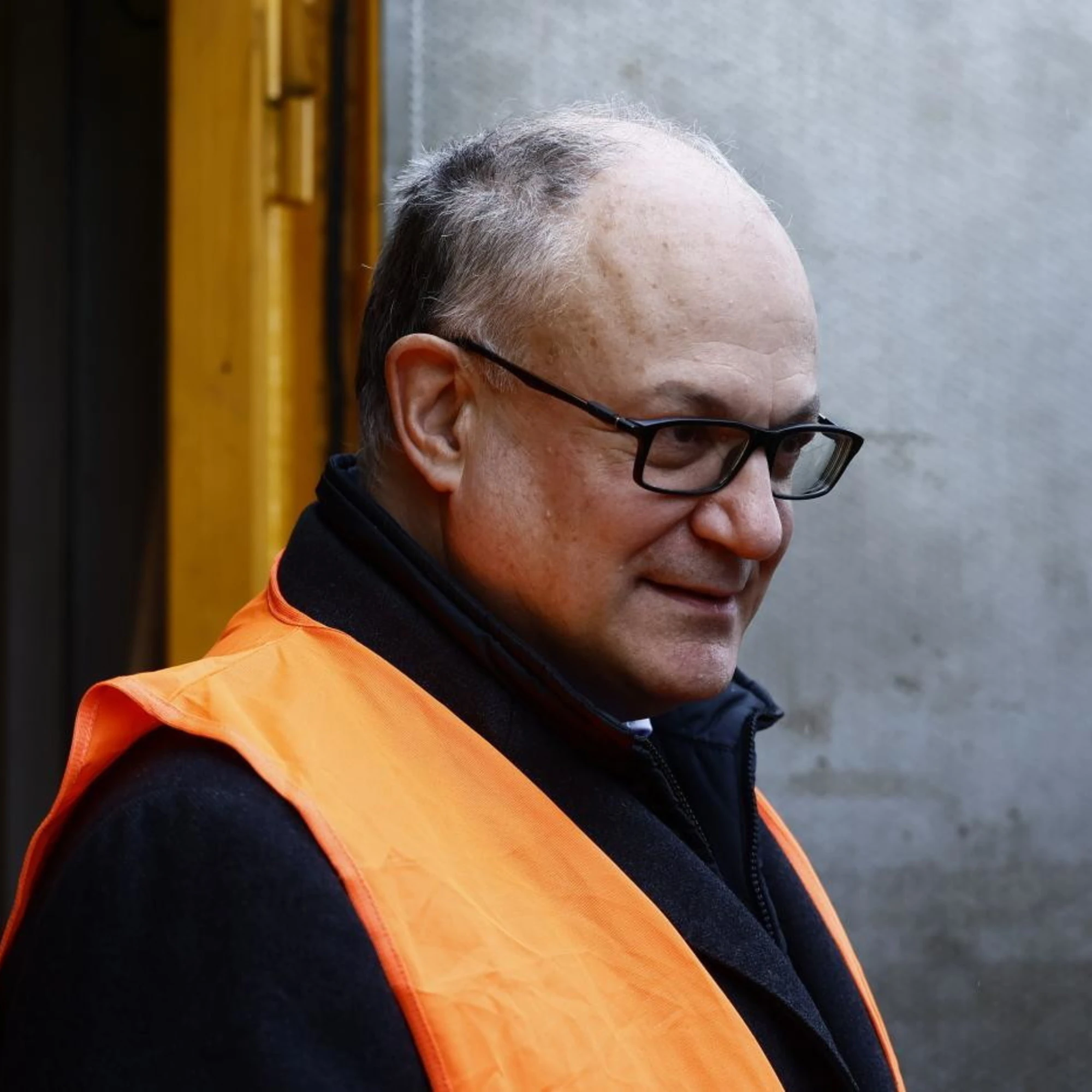 Roberto Gualtieri, un flop pirotecnico: ospitare migranti? Si propongono in tre