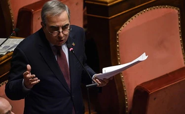 Maurizio Gasparri si dimette da capogruppo di Forza Italia, chi lo sostituisce