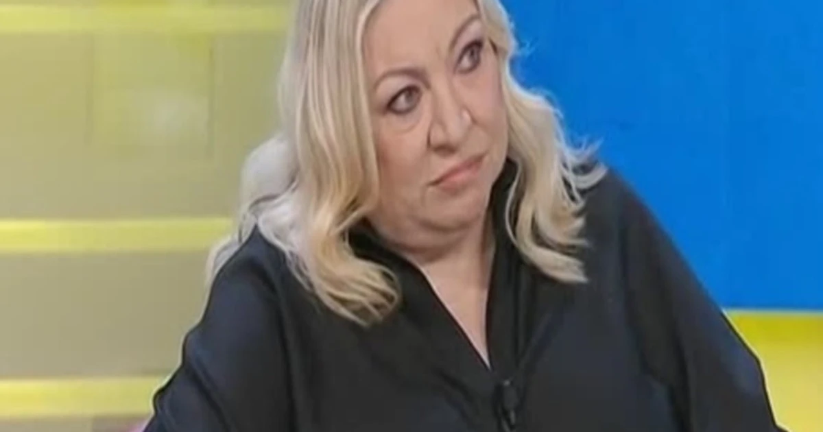 Maria Giovanna Maglie contro Papa Francesco: "La coerenza? Prima non si faceva baciare la mano. Oggi..."