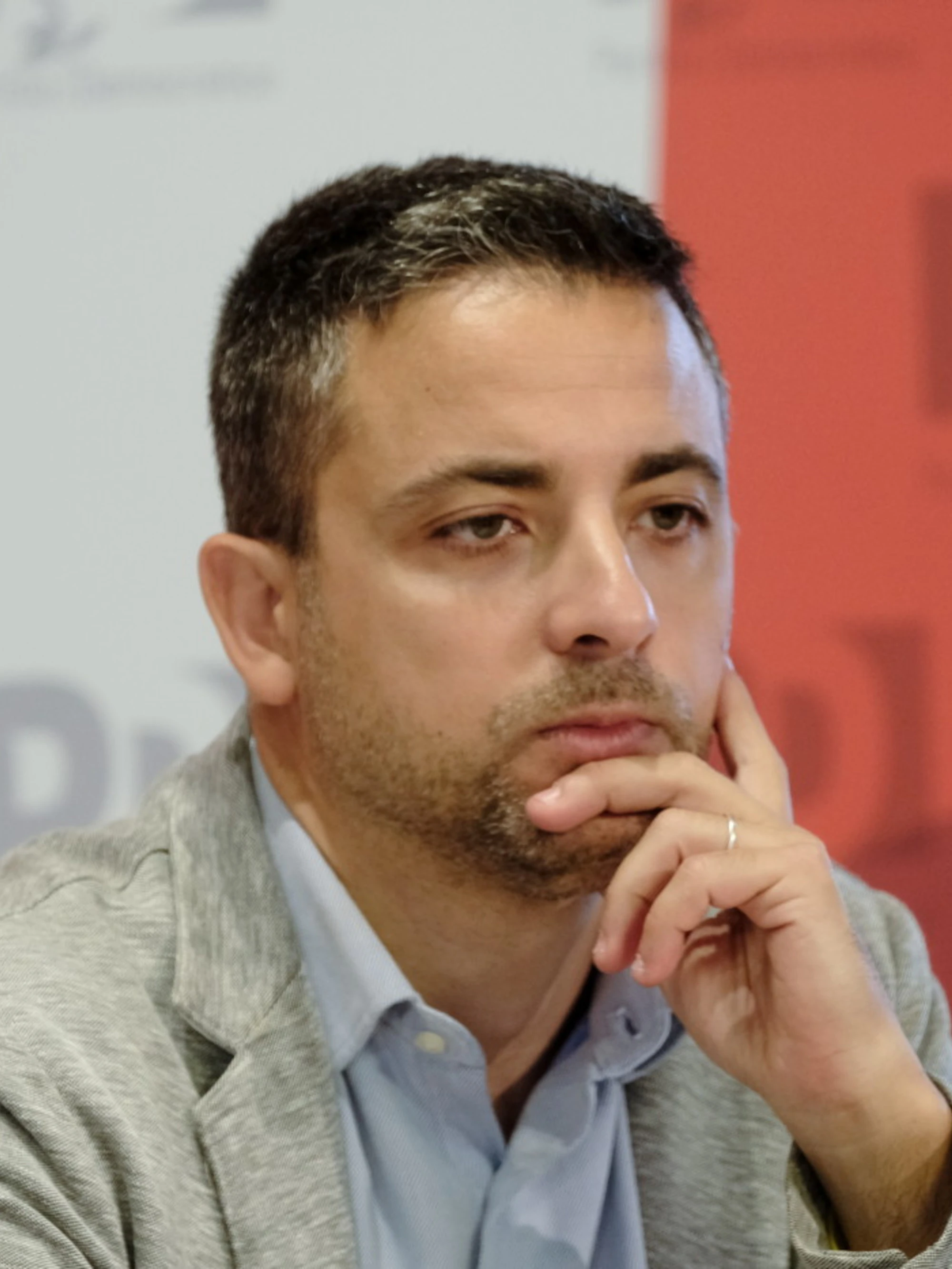 Pd, la bassezza di Furfaro: "Sull'aereo di Stato", tira in ballo la figlia della Meloni