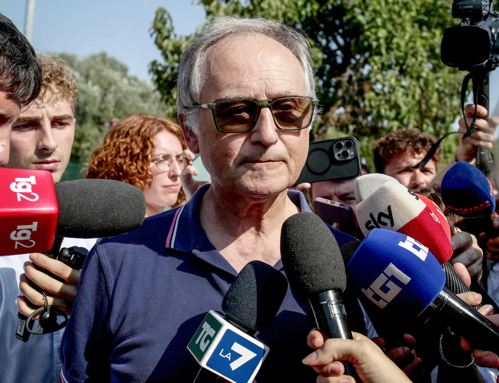Leggi l'articolo: La decisione del giudice su Mario Roggero: il caso ora deflagra