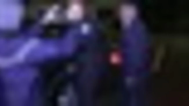 Crans-Montana, interrogato il sindaco 11 ore. Le reazioni dei legali