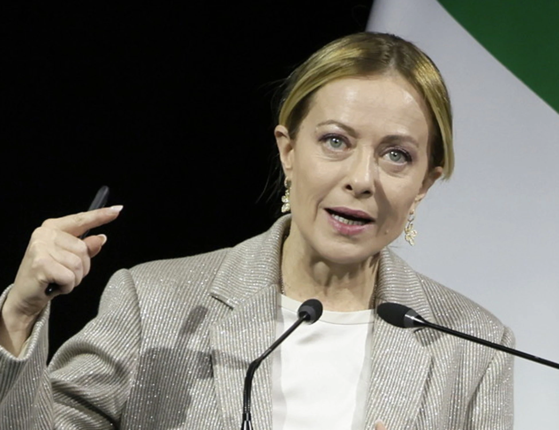 Crans-Montana, la rabbia di Giorgia Meloni: "Le fatture? Un insulto, burocrazia disumana"