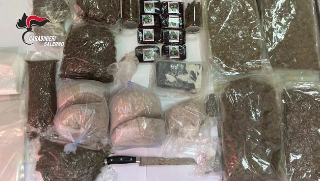 Arrestato a Salerno un uomo in possesso di oltre 10 kg di droga