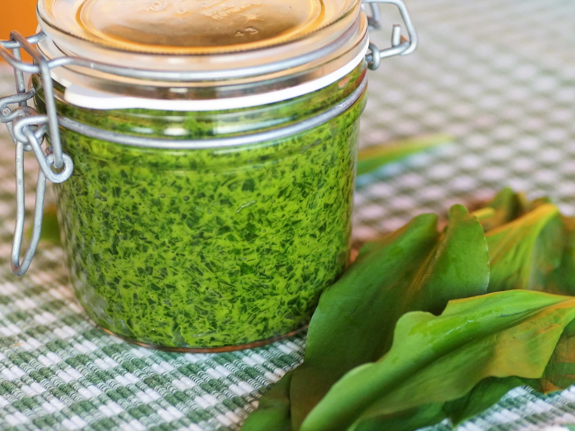 Apologia del pesto (e una variazione sul tema)