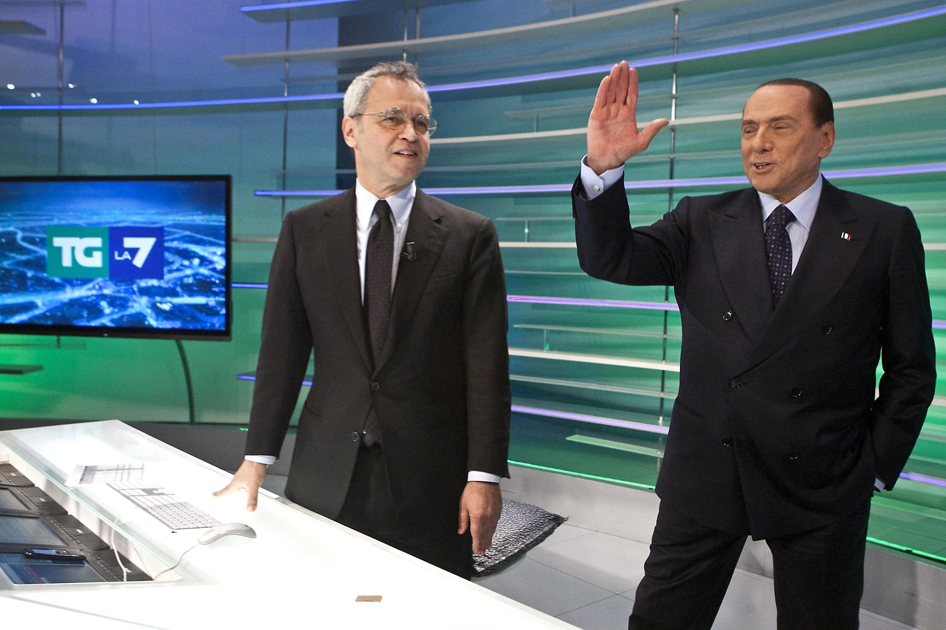 Torna Berlusconi, Enrico Mentana: "I nemici hanno spento il fuoco mediatico e rieccolo qua"