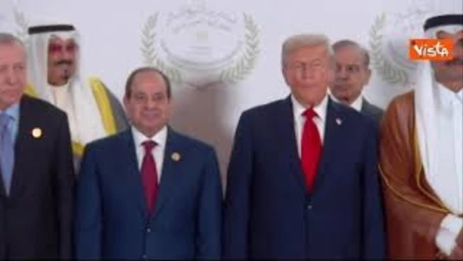 Leggi l'articolo: Meloni in Egitto per firma accordi pace Gaza. La foto con i leader, tra i quali Trump ed Erdogan