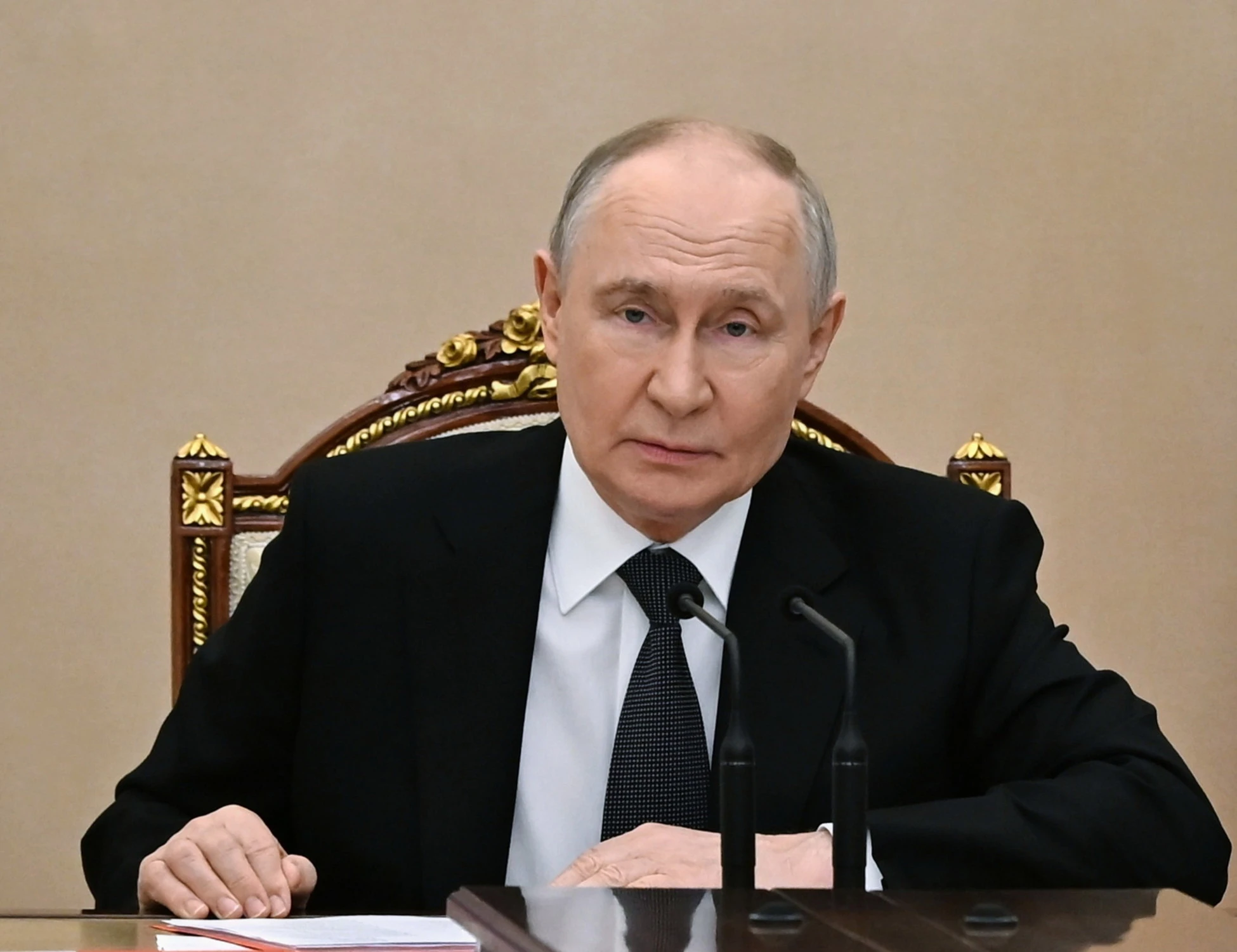 Vladimir Putin, la scommessa da 400mila dollari: quando cadrà lo zar