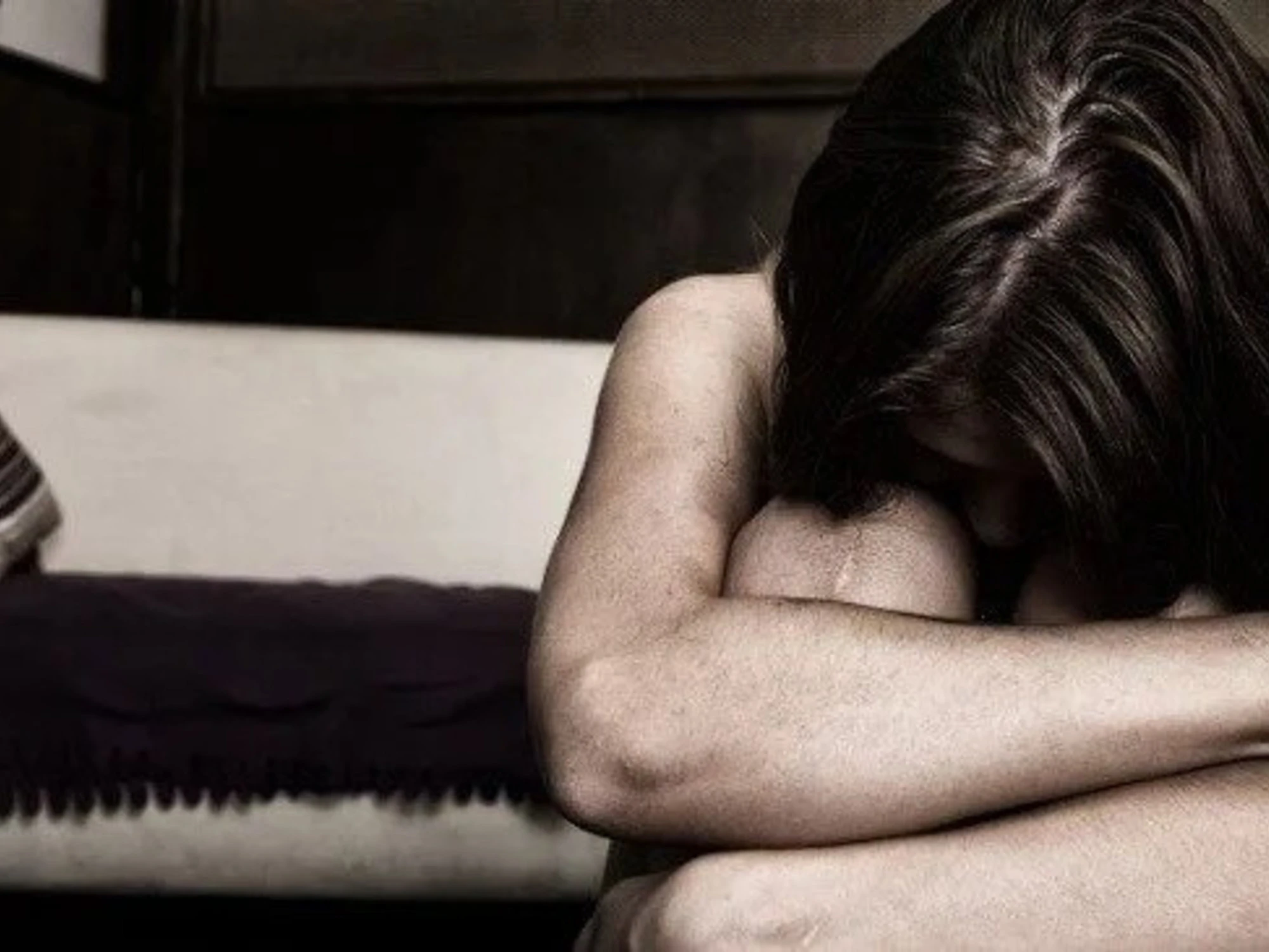 Perugia, finge di offrirle lavoro e violenta 21enne: il video dell'orrore dell'afghano