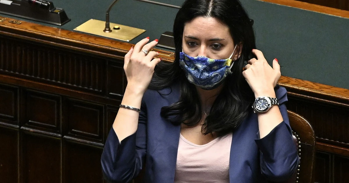 Lucia Azzolina a In Onda: "La scuola è come un puzzle. Se manca un pezzo...", l'ultima bislacca teoria