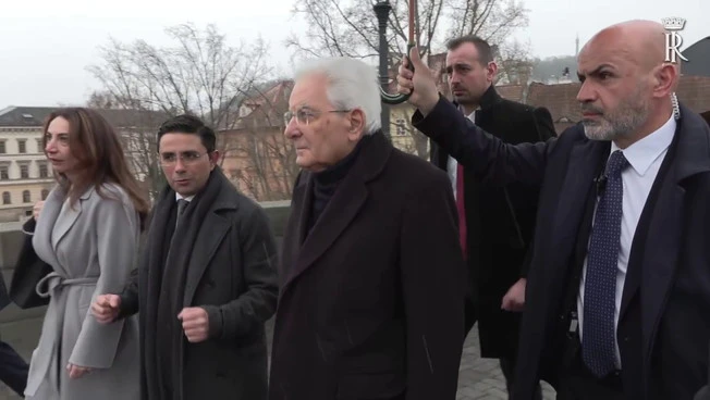 Mattarella visita il Ponte Carlo a Praga