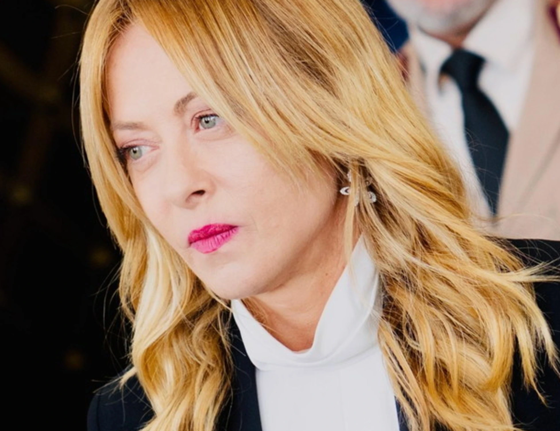 Giorgia Meloni, "dritti su questa strada": immigrati espulsi, la lezione