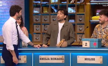 Affari Tuoi, "te ne vai?": De Martino spiazza Herbert