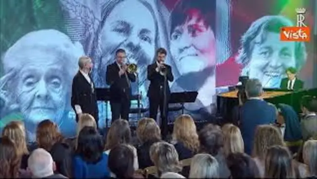 Leggi l'articolo: 8 Marzo, Malika Ayane canta The Morns are Meeker Than They Were, poesia Emily Dickinson al Quirinale