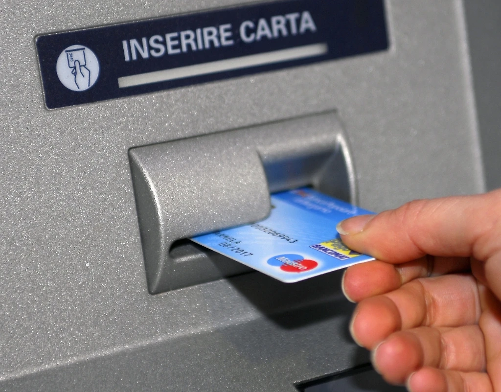 Bancomat per autonomi e professionisti, il fisco chiude ai controlli