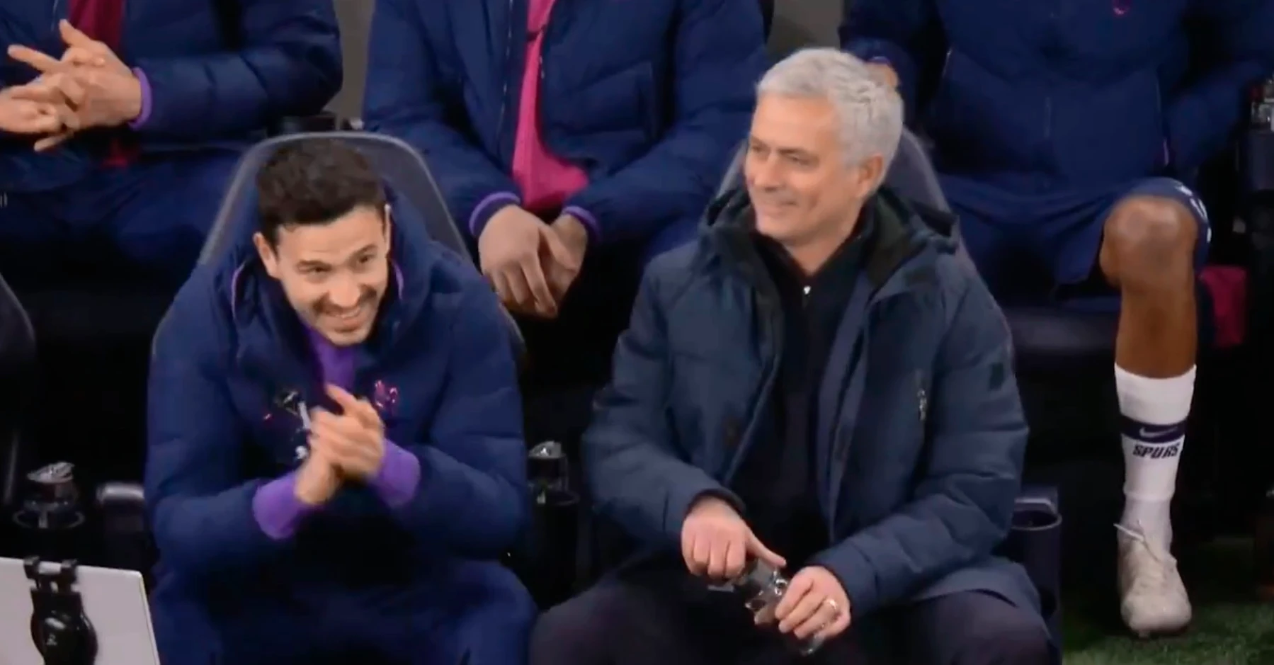 Josè Mourinho, raptus durante Tottenham-Manchester City: cambia faccia e si scaglia contro l'arbitro