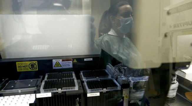 Coronavirus, le spaventose conseguenze sul cervello: deficit neurologici e problemi psichici tra i malati