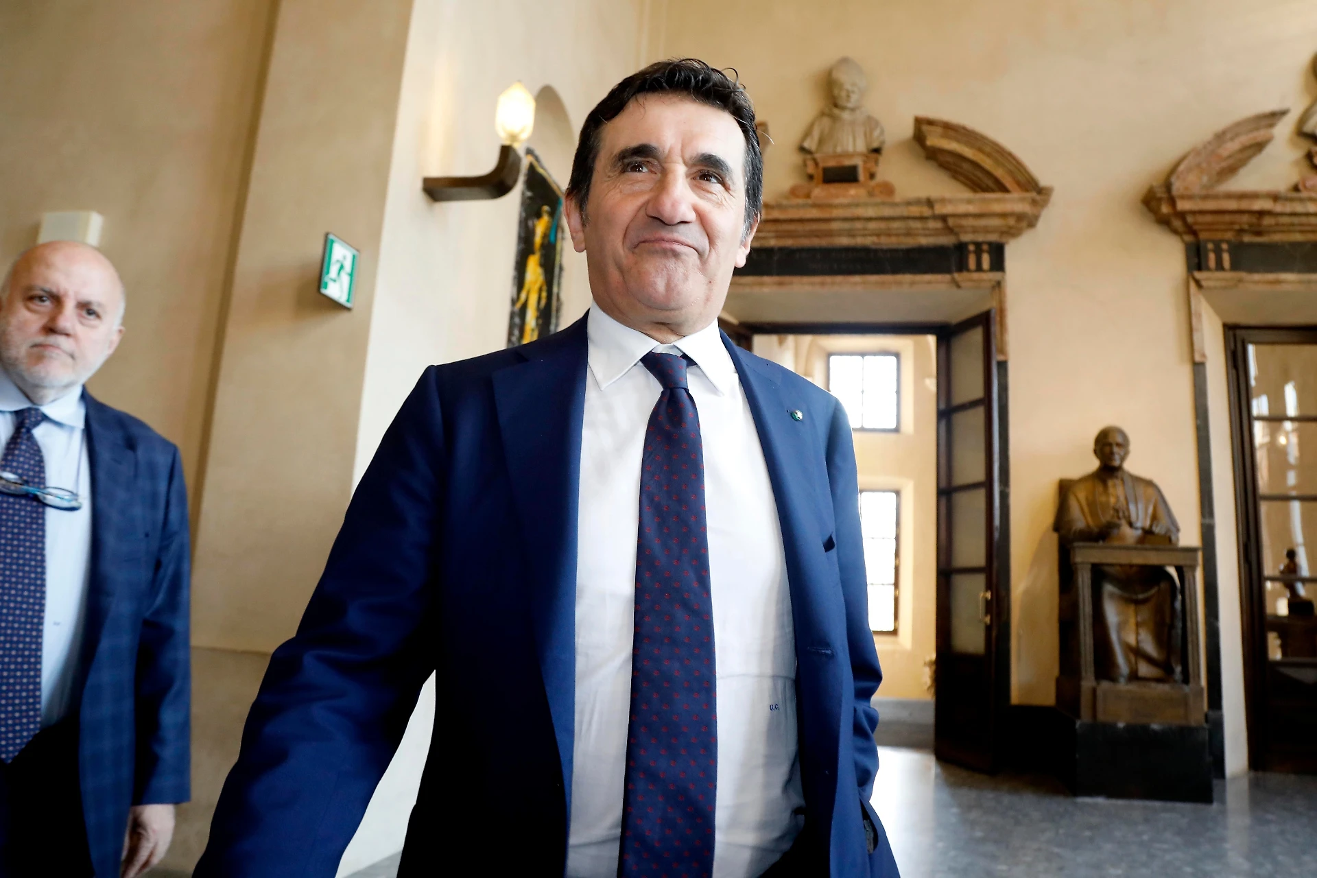 Silvio Berlusconi? No, Urbano Cairo, indiscreto-Minzolini: il piano del M5s per far fuori l'editore