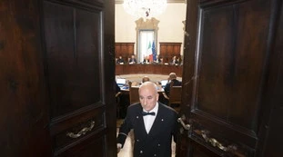 Giorgia Meloni, sfogo durissimo in Cdm: "Tragedia economica", Conte a pezzi