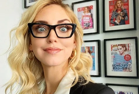 Chiara Ferragni occhialuta su Instagram: lo scatto che fa infuriare i followers