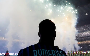 Inter, clamoroso scippo: chi vuole prendersi Dumfries a "due spicci"