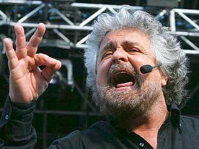 Grillo: "Boldrini e Grasso partitocrazia. Commenti critici sul blog? Gente pagata"