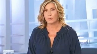 Myrta Merlino, lacrime a L'aria che tira per la morte dell'ex direttore de La7: "Quei messaggi che mi hai mandato"