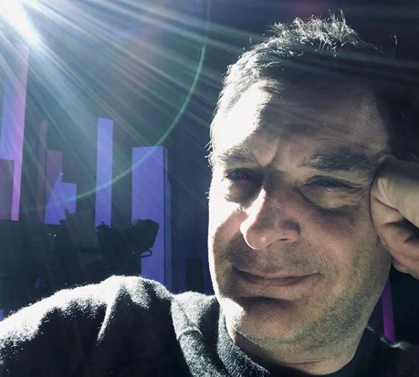 La Vita in Diretta, occhio alla faccia di Tiberio Timperi: una clamorosa confessione in studio