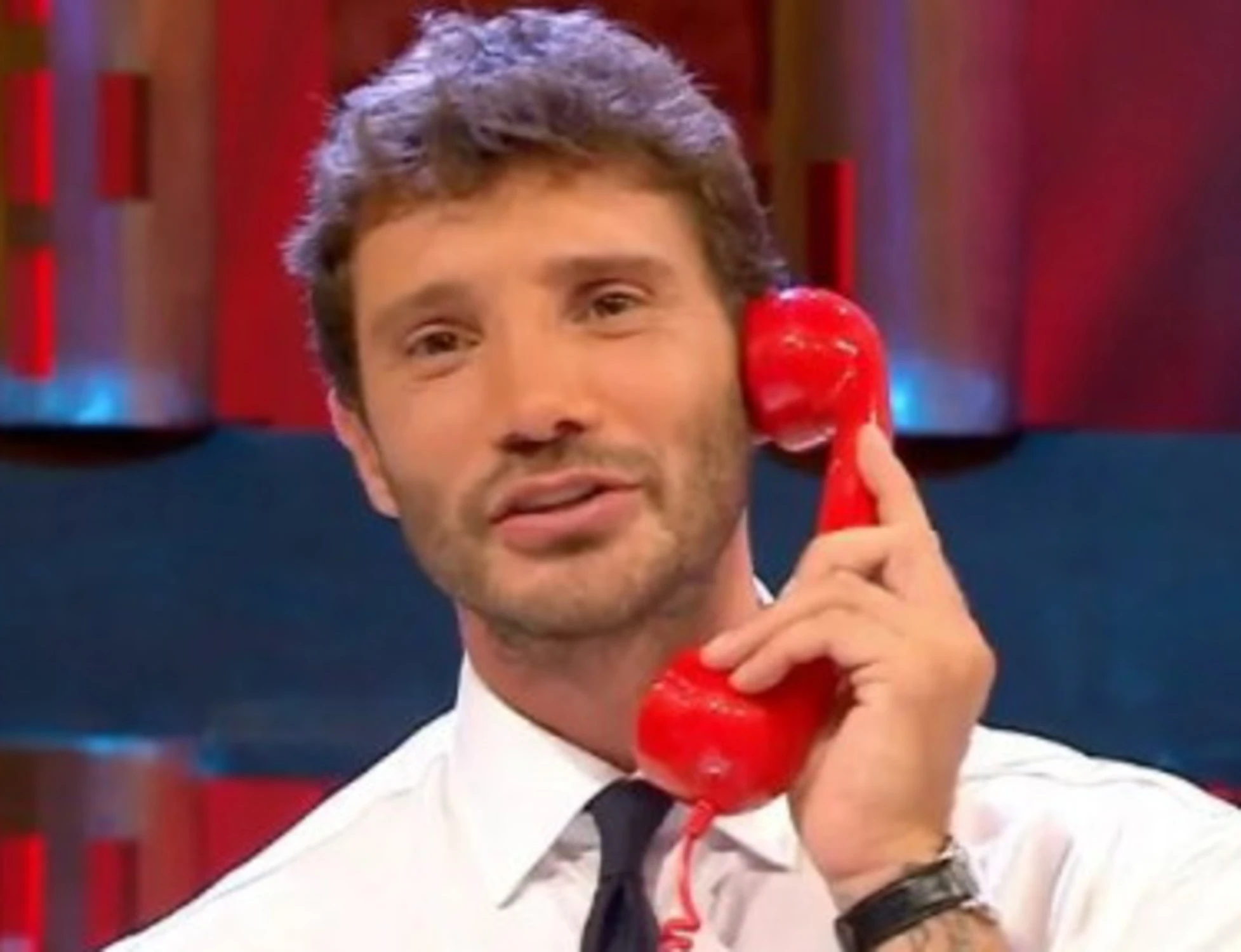 De Martino, la scelta della Rai senza alcun precedente: quest'estate...