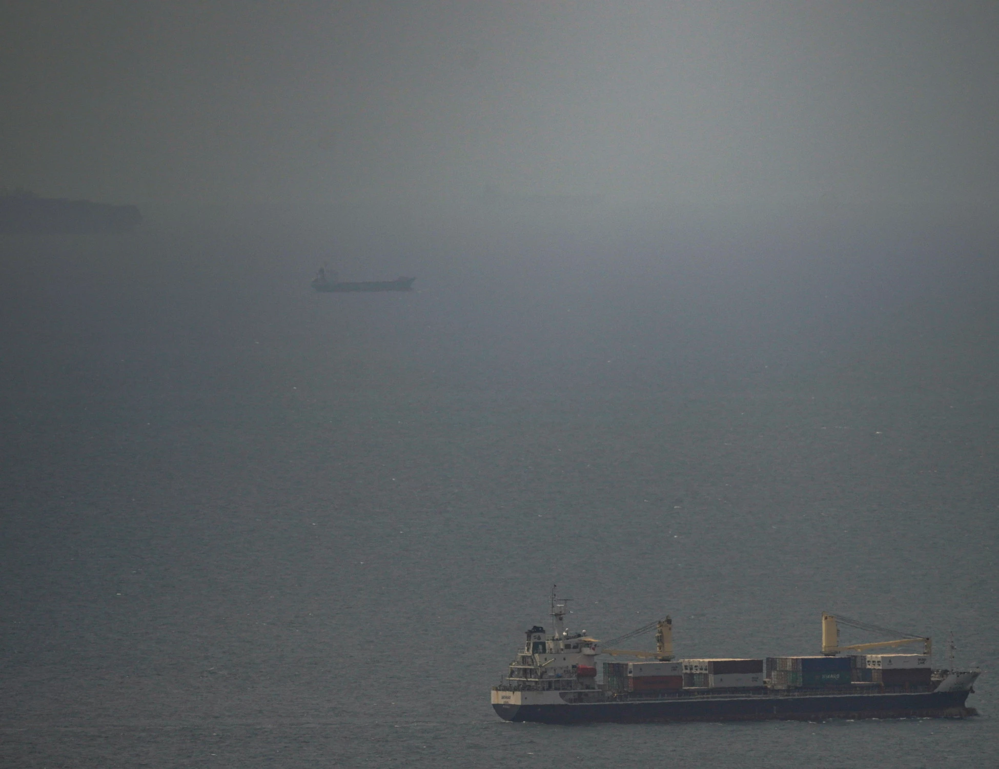 Iran, la giornata. Trump: "Abbiamo il controllo totale dello Stretto di Hormuz"