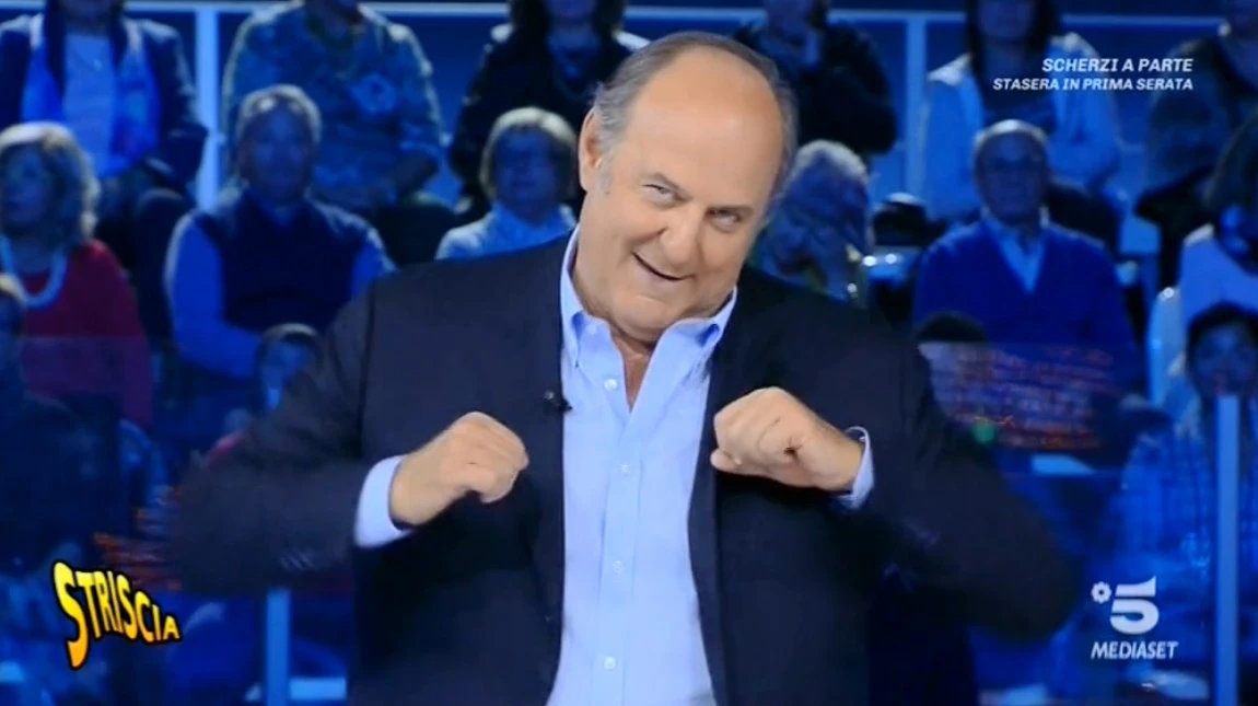 Striscia la Notizia, Gerry Scotti sovranista a Caduta Libera: clamoroso attacco all'euro (e gaffe)