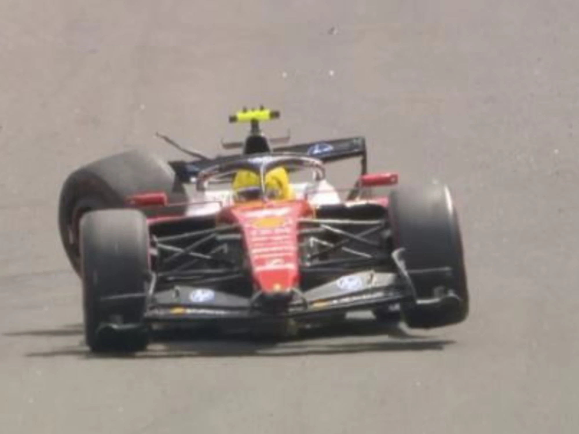 "Ho distrutto la macchina!": il drammatico team-radio di Hamilton, Ferrari in ginocchio
