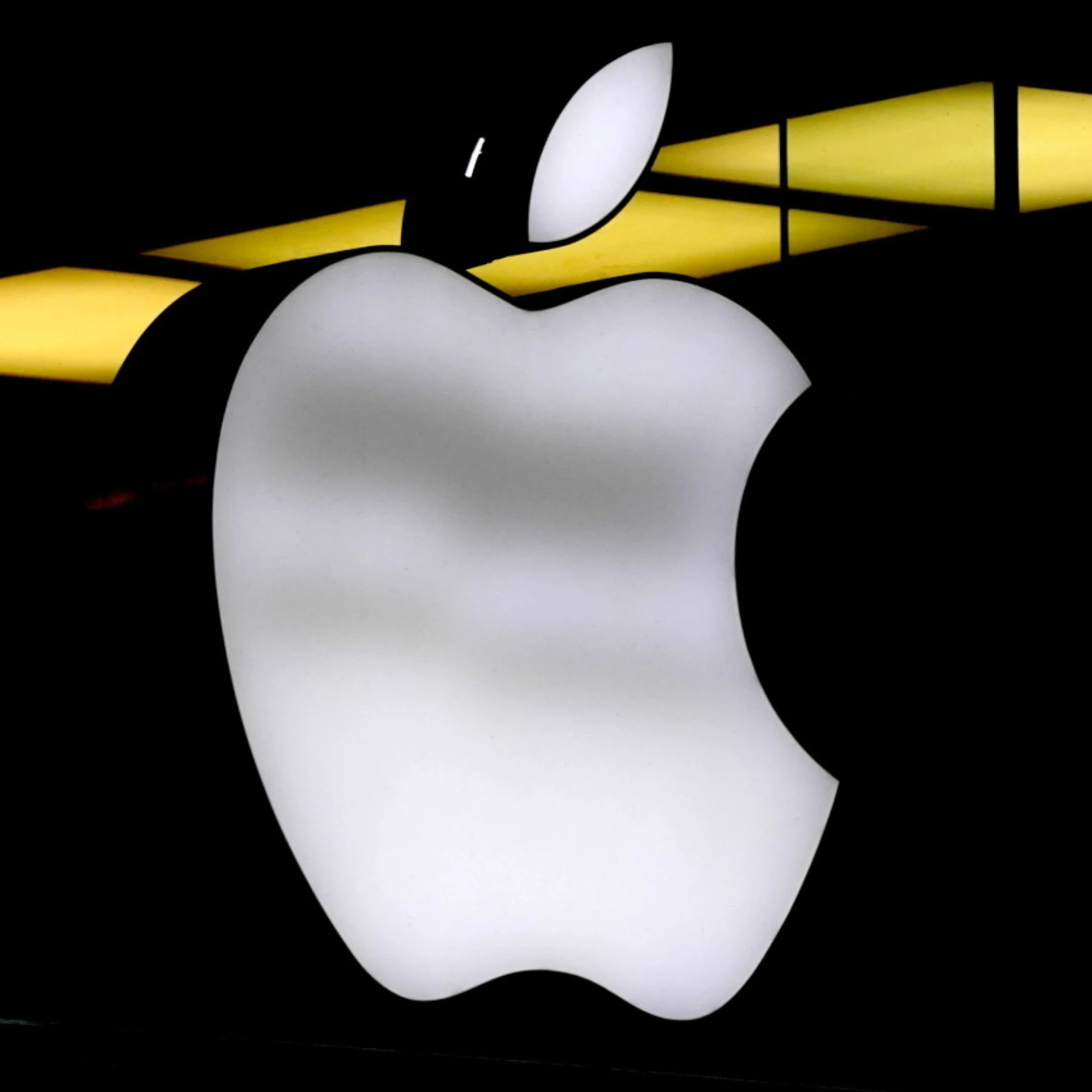 Piangiamo se le Big Tech non investono da noi poi le facciamo scappare soffocandole di regole