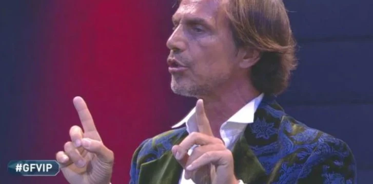 Grande Fratello Vip, Antonio Zequila horror: "Tiriamogli le palle, chi gli colpisce i genitali..."