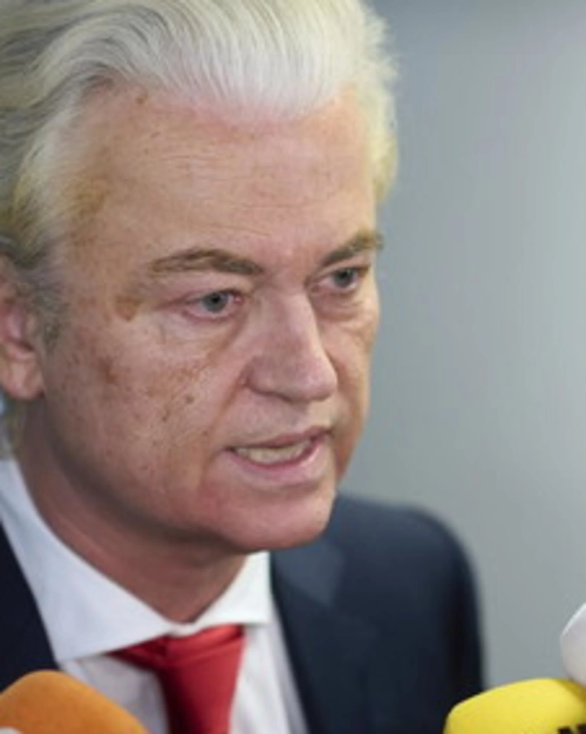 Olanda, Wilders si sfila: il governo sta per collassare