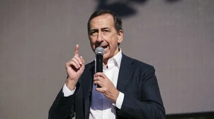 Beppe Sala se ne frega: "Bandite dalla città", schiaffo ai milanesi